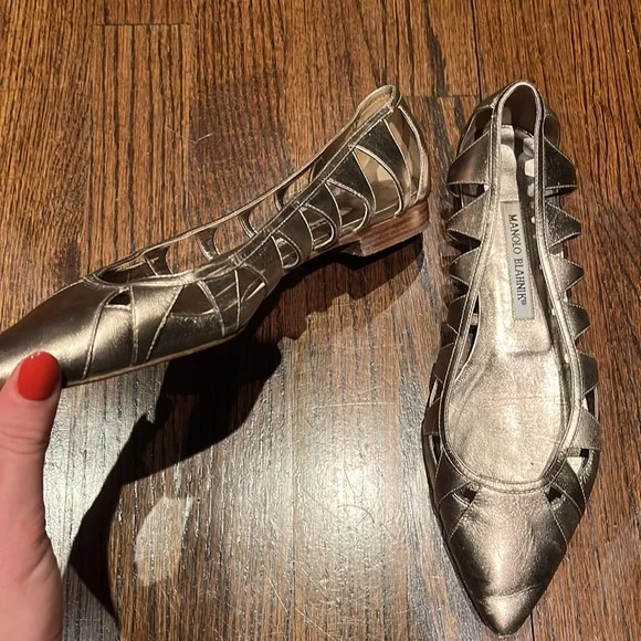 Silver Manolo Blahnik flats - Picture 2 of 4